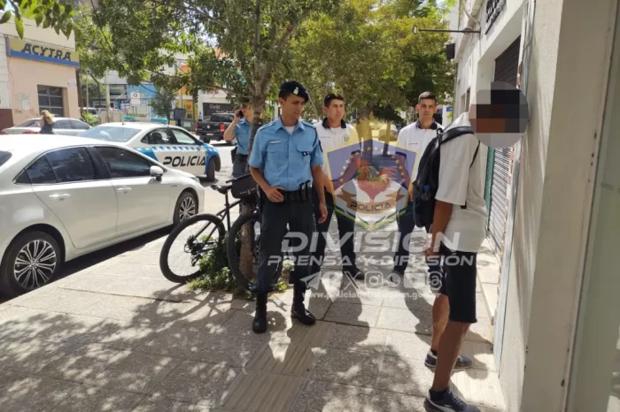 Cadetes de Segundo Año de la Policía del Neuquén, demoran un sujeto tras hurtar una notebook