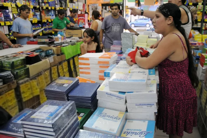 Agárrese fuerte: la canasta escolar cuesta casi cuatro veces más que en 2023