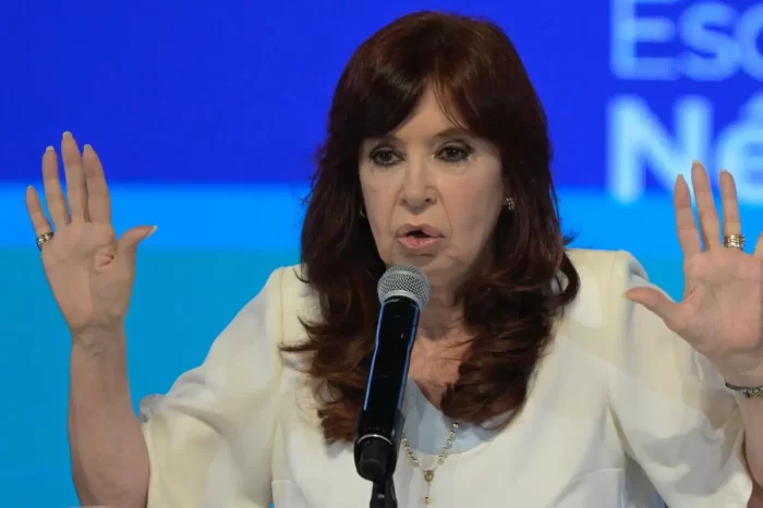 La Fiscalía pidió condenar a la ex presidenta Cristina Kirchner como jefa de asocación ilícita