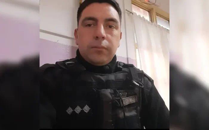 Murió el motociclista que esquivó un pozo en la Ruta 40: era un efectivo de la Policía neuquina