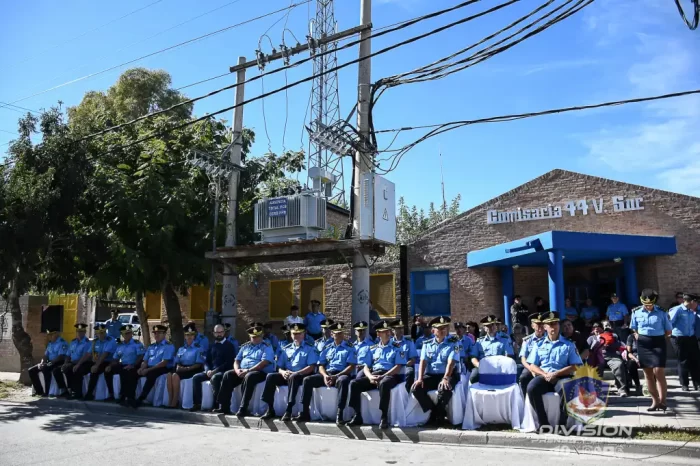 El Jefe de la Policía del Neuquén encabezó el acto por el 20° Aniversario de Comisaría 44° del barrio Valentina Sur