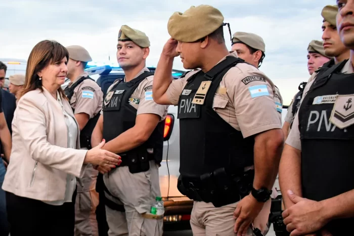 Rosario: Bullrich recibió a las fuerzas federales