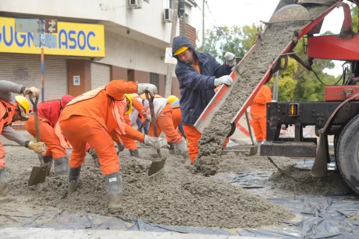 El freno a más de 2.000 obras públicas agrava el desempleo en la construcción: ¿200 mil despidos?