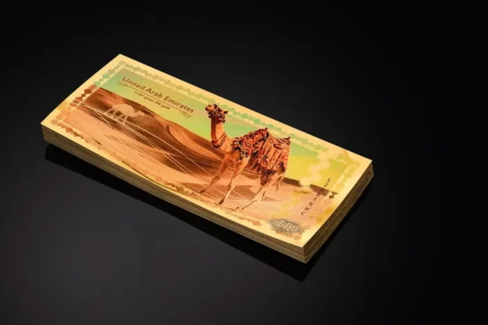 Dubai sacó un billete de oro de 24 kilates