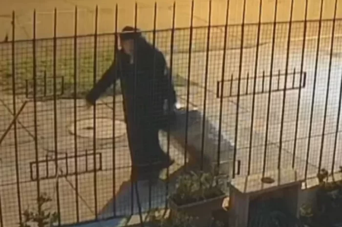 Escalofriante video: descubren a una monja trasladando cuerpo de una mujer en una valija
