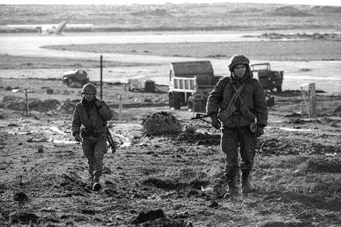 El desembarco argentino en Malvinas y el preludio de las hostilidades