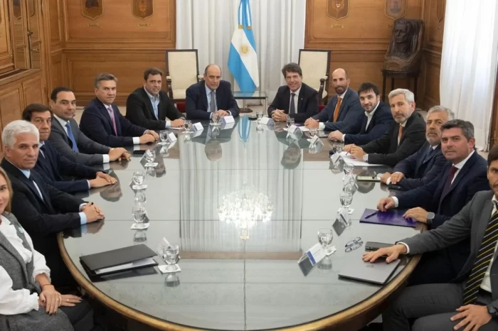 El gobierno dice tener aval para la ley Bases y el paquete fiscal