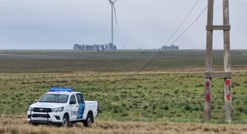 Abandonaron a 4 hombres electrocutados y sin vida en una camioneta en el Hospital Municipal