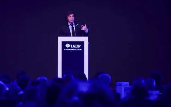 Milei, en el IAEF: "Voy a vetar proyectos del Congreso que nos rompan el equilibrio fiscal, me importa tres carajos"