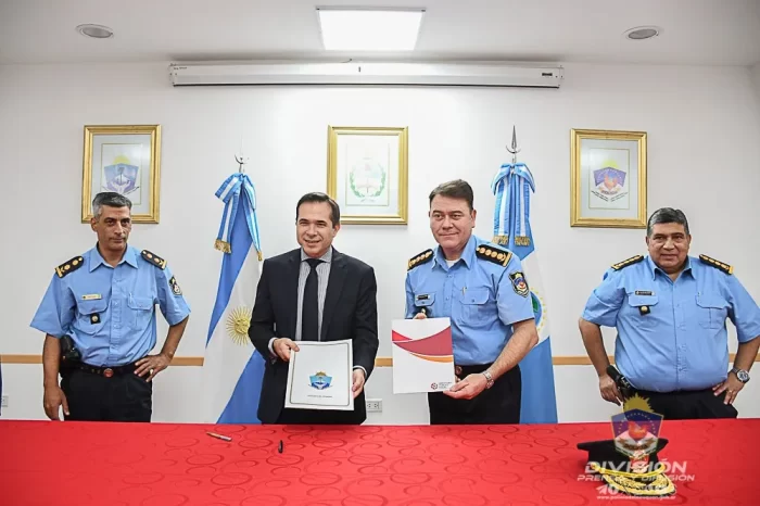 Firma de convenio en colaboración y asistencia técnica entre el Ministerio Público Fiscal y el Instituto Superior de Seguridad de la Policía del Neuquén
