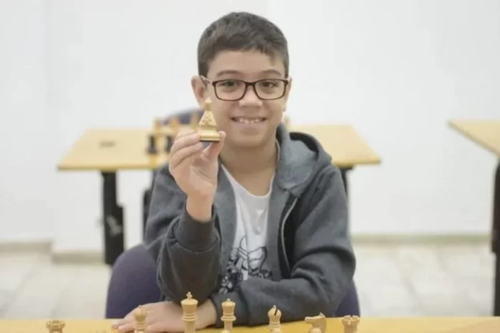 Faustino Oro, leyenda del ajedrez con 10 años: se convirtió en el maestro internacional más joven de la historia
