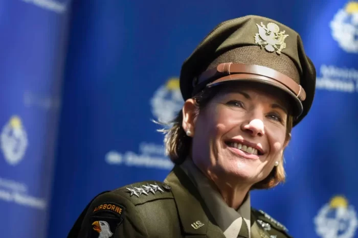 Laura Richardson: “La democracia está bajo ataque”