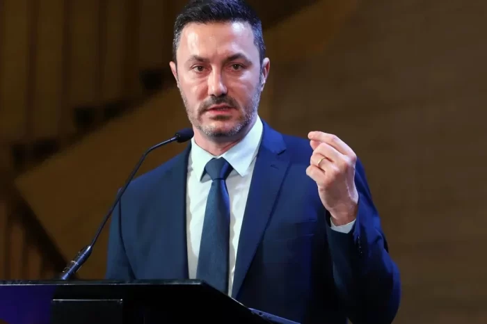 Luis Petri, tras el error en la denominación de las Islas Malvinas: "Queremos echar al malnacido"