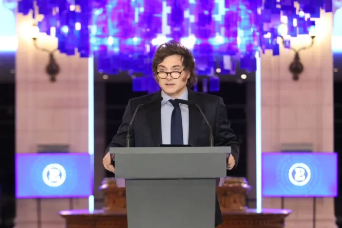 Milei inauguró el Palacio Libertad y reiteró sus críticas a las universidades: "No quieren ser auditados porque deben estar sucios"