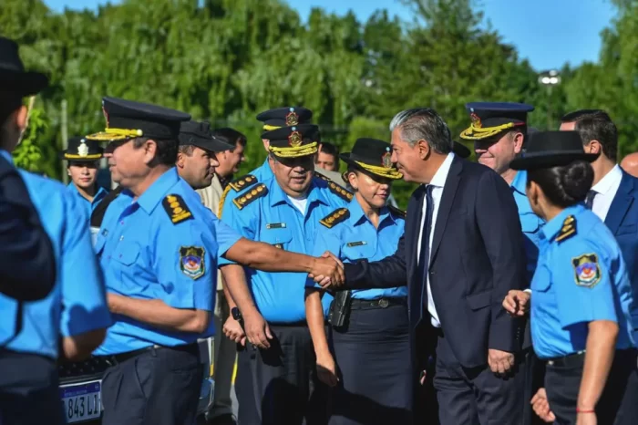 La Policía cobrará mañana con el aumento anunciado por el gobernador