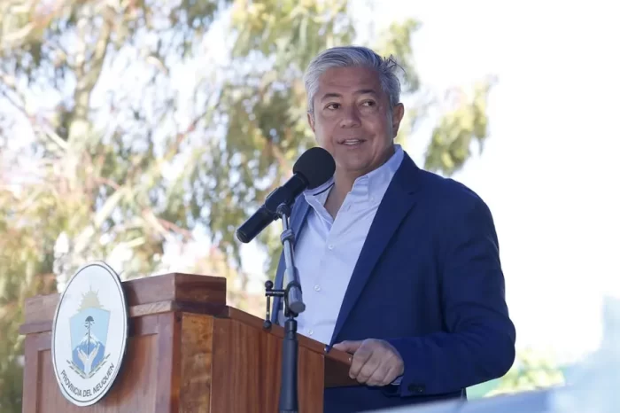 Figueroa visualiza el desarrollo de Villa El Chocón de la mano del turismo