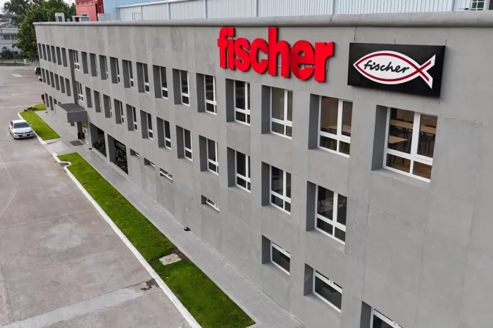 Fischer desembarcó en Neuquén capital