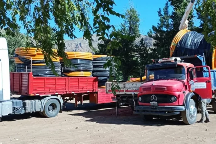Llegaron los caños para el gas de Los Guañacos y Los Miches
