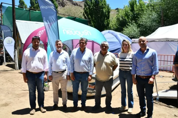 Entrega de equipamiento para promover el turismo en la provincia