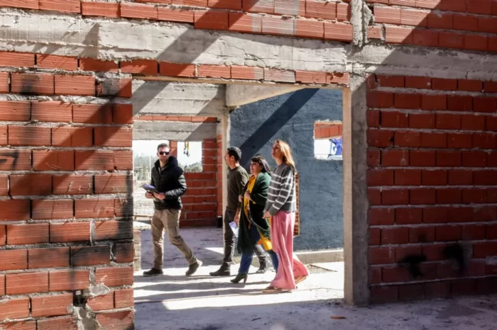 Hay 43 obras educativas en marcha con financiamiento de provincia