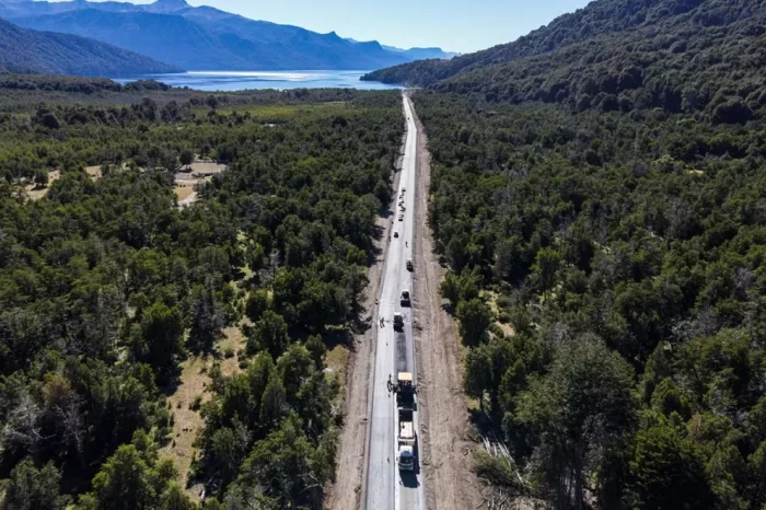 El gobernador destacó que el programa vial neuquino es único en la historia