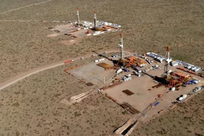 591% de aumento: Las empresas hidrocarburíferas que incumplan las normativas recibirán multas más elevadas