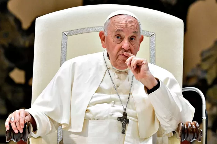 El Papa pasó una noche tranquila, comunicó el Vaticano