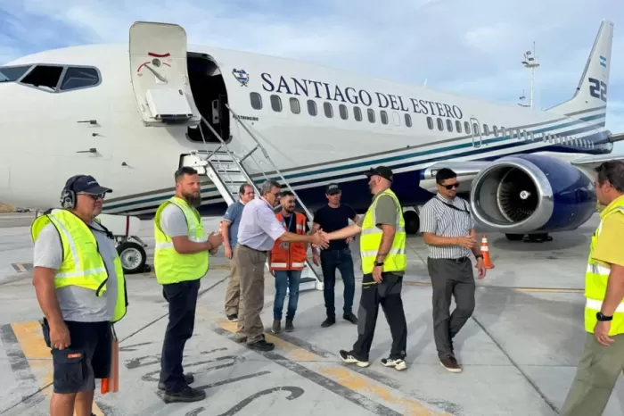 Incendio Valle Magdalena: Llegó a Neuquén un Boeing 737 para reforzar el combate del fuego