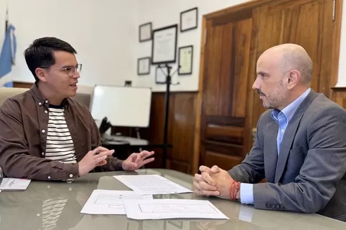 Firma de contrato: Construirán la nueva planta de clasificación de residuos en Aluminé
