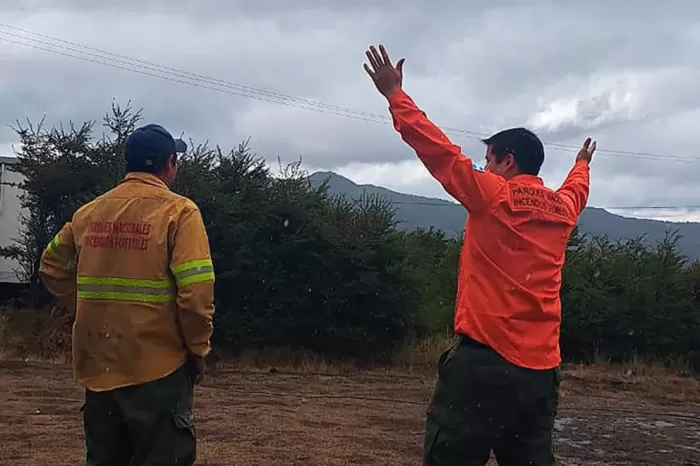Valle Magdalena: Las lluvias acompañan el arduo trabajo de los brigadistas
