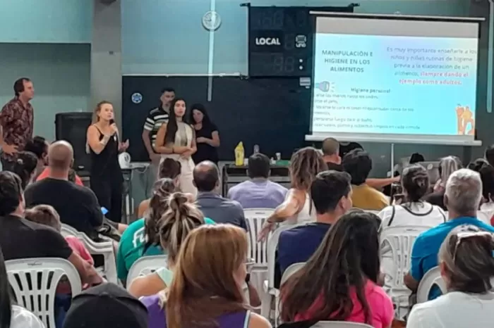 Capacitan a profesores de Educación Física sobre alimentación saludable