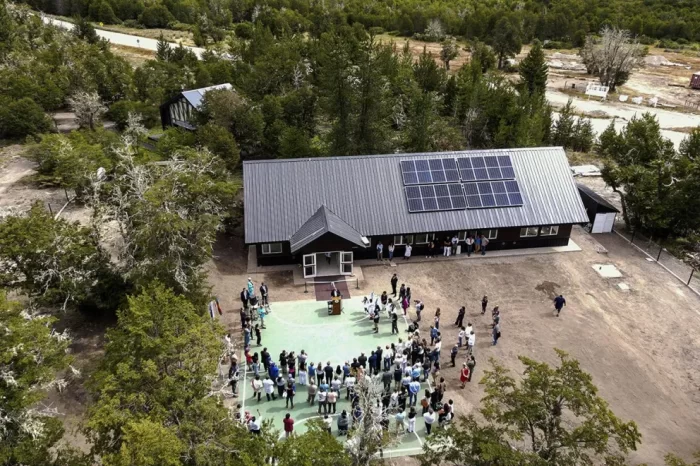 Inversiones educativas: Los estudiantes de Lago Hermoso no volverán a cursar en un tráiler