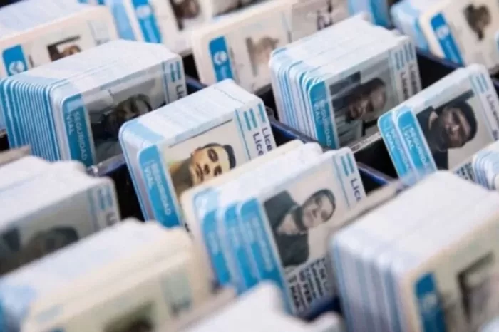 El Gobierno cambió la Ley de Tránsito: desde ahora la Licencia de Conducir no tendrá fecha de vencimiento