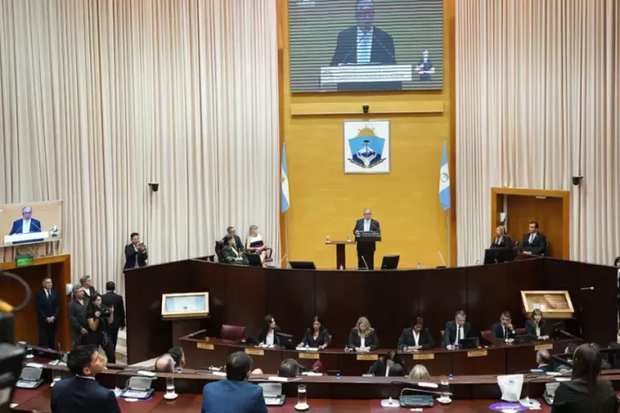 Controles voluntarios: El gobernador propuso realizar test de drogas