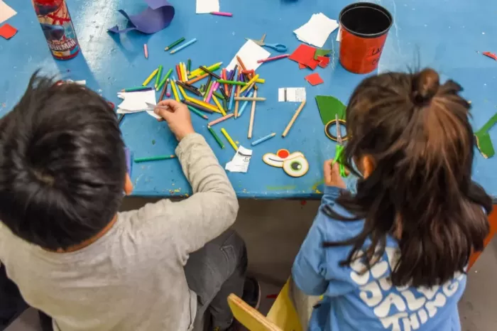 Escuelas primarias recibirán inédito aporte para materiales artísticos