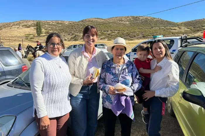 Afianzando tradiciones: Los Guañacos disfrutó de su primera fiesta del queso y la esquila