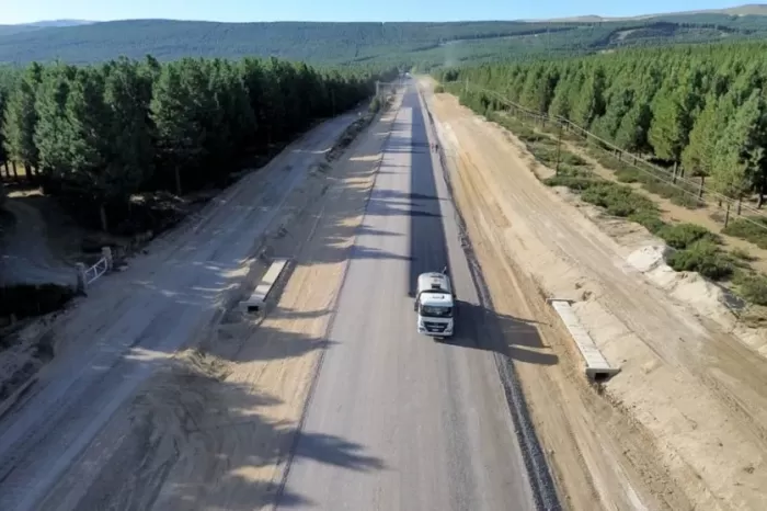 Litrán-Puesto Jara: Avanzan los trabajos de pavimentación en la ruta provincial 23