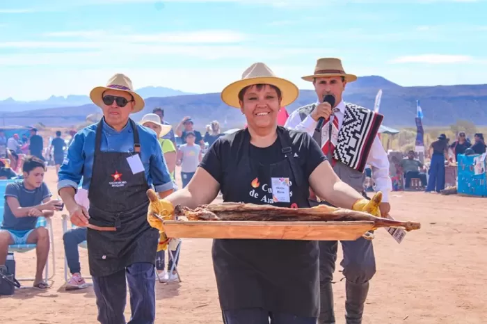 Rincón de los Sauces: Presentan el segundo Encuentro de Mujeres Asadoras de Chivo