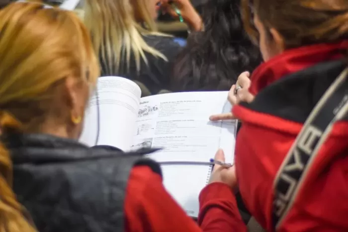 Perspectiva de derechos y cuidados: Educación trabaja en la prevención de consumos problemáticos