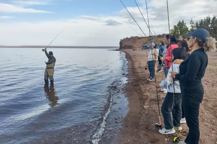 Exitosa jornada de capacitación de pesca para mujeres