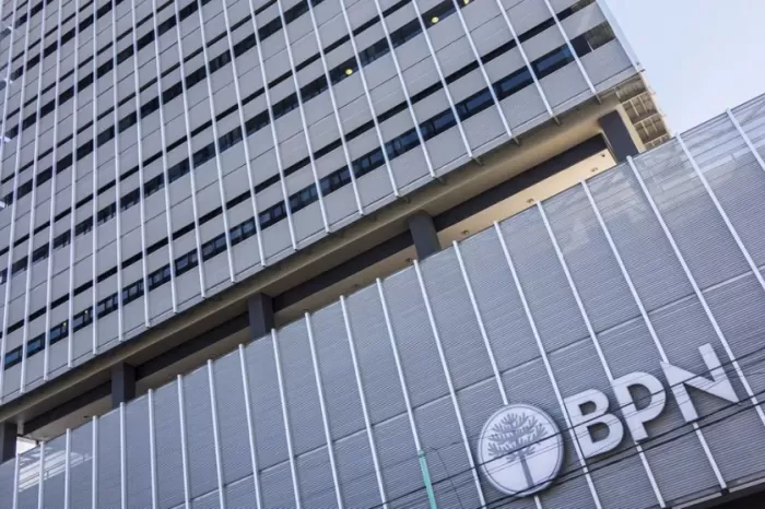 Pago por ropa a estatales: el 16 de abril se cobra la primera cuota