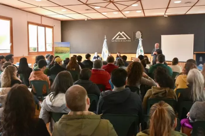 Recursos naturales: Se dictó el Taller Regional de Acción Climática en los Lagos del Sur