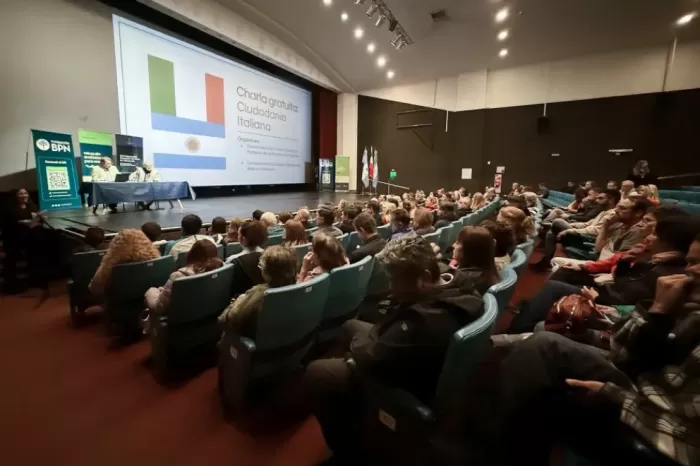 Neuquén capital: Más de 130 personas participaron de la charla sobre ciudadanía italiana