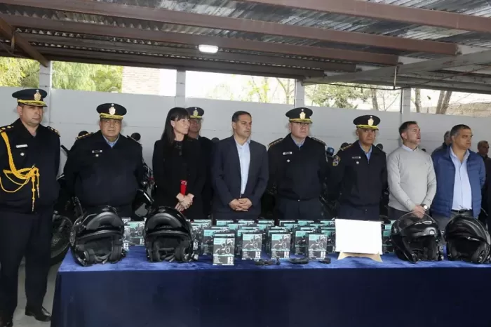 Tecnología contra el delito: Incorporan equipamiento para la División Motorizada de la Policía