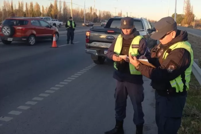 Plottier: La Policía secuestró drogas en un amplio operativo de tránsito