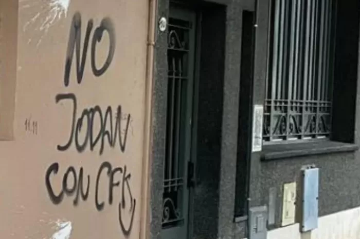 Muy grave: Delincuentes atacan edificio de Radio Rivadavia en un nuevo embate contra la libertad de prensa