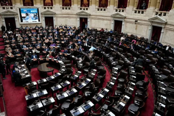 Por amplia mayoría, la oposición logró aprobar el aumento a los jubilados en Diputados