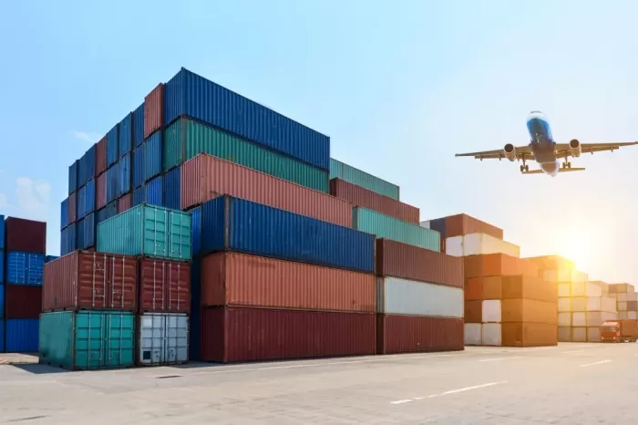 Superávit comercial de US$608 millones en mayo con fuerte suba de las importaciones