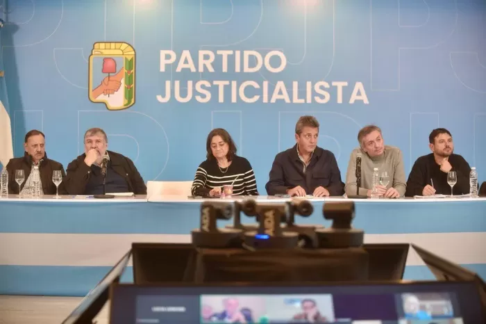 Con presencia de Massa, Grabois y Máximo, el PJ delineó su estrategia tras el fallo contra Cristina Kirchner