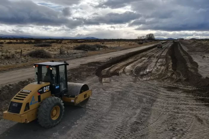 Obras viales: Vialidad provincial ya trabaja para pavimentar la ruta entre Loncopué y El Huecú